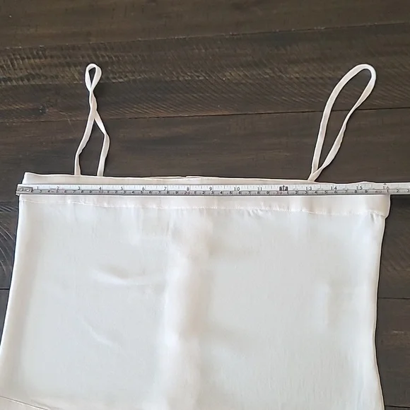 CHANEL 100% silk top CC buttons on the back size 40 - Picture 10 of 12